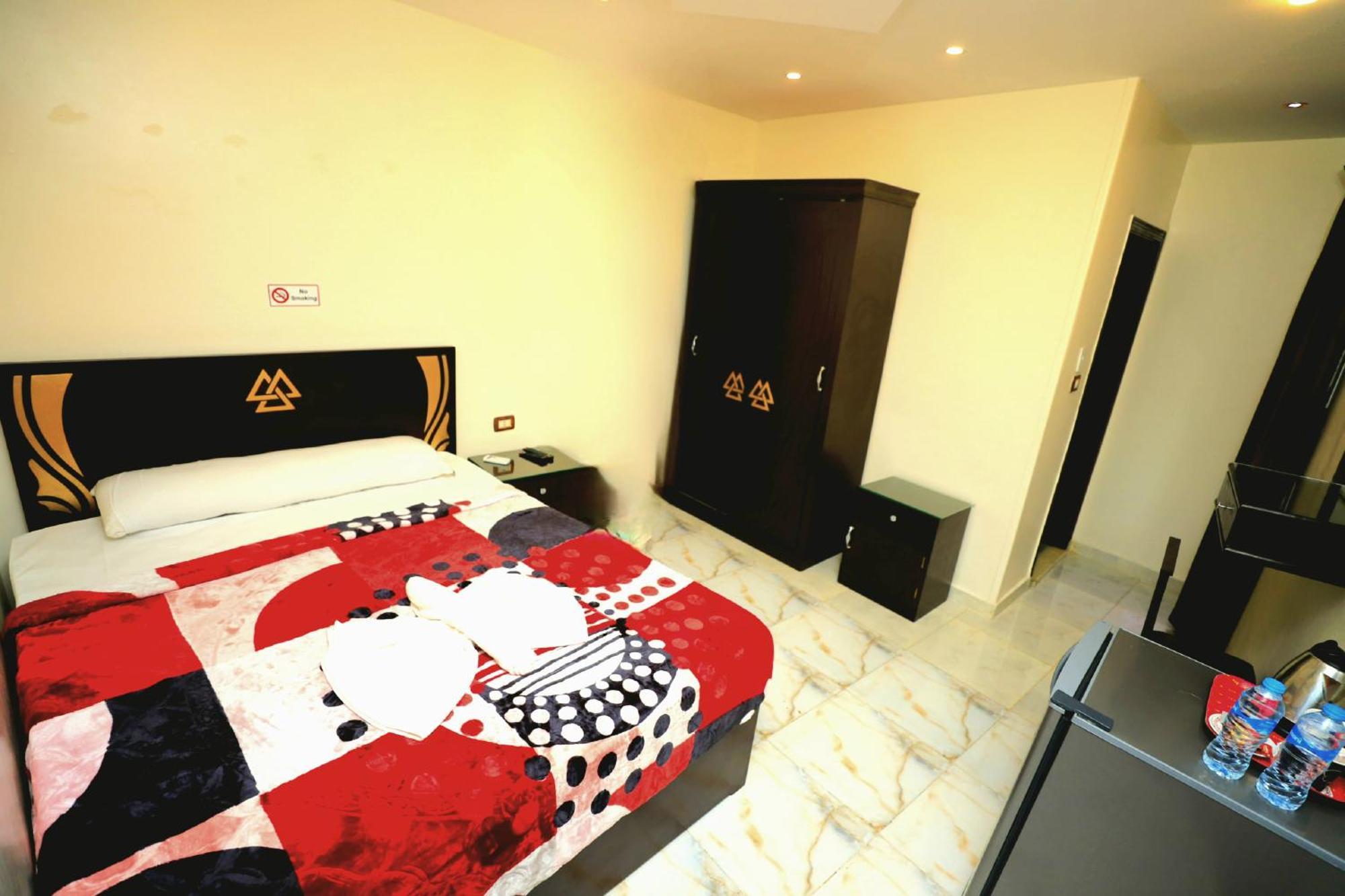 Magic Pyramids Hotel 3*